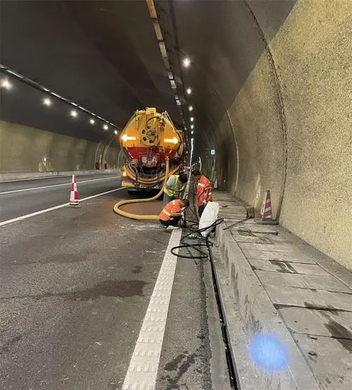 原州隧道排水渠清淤